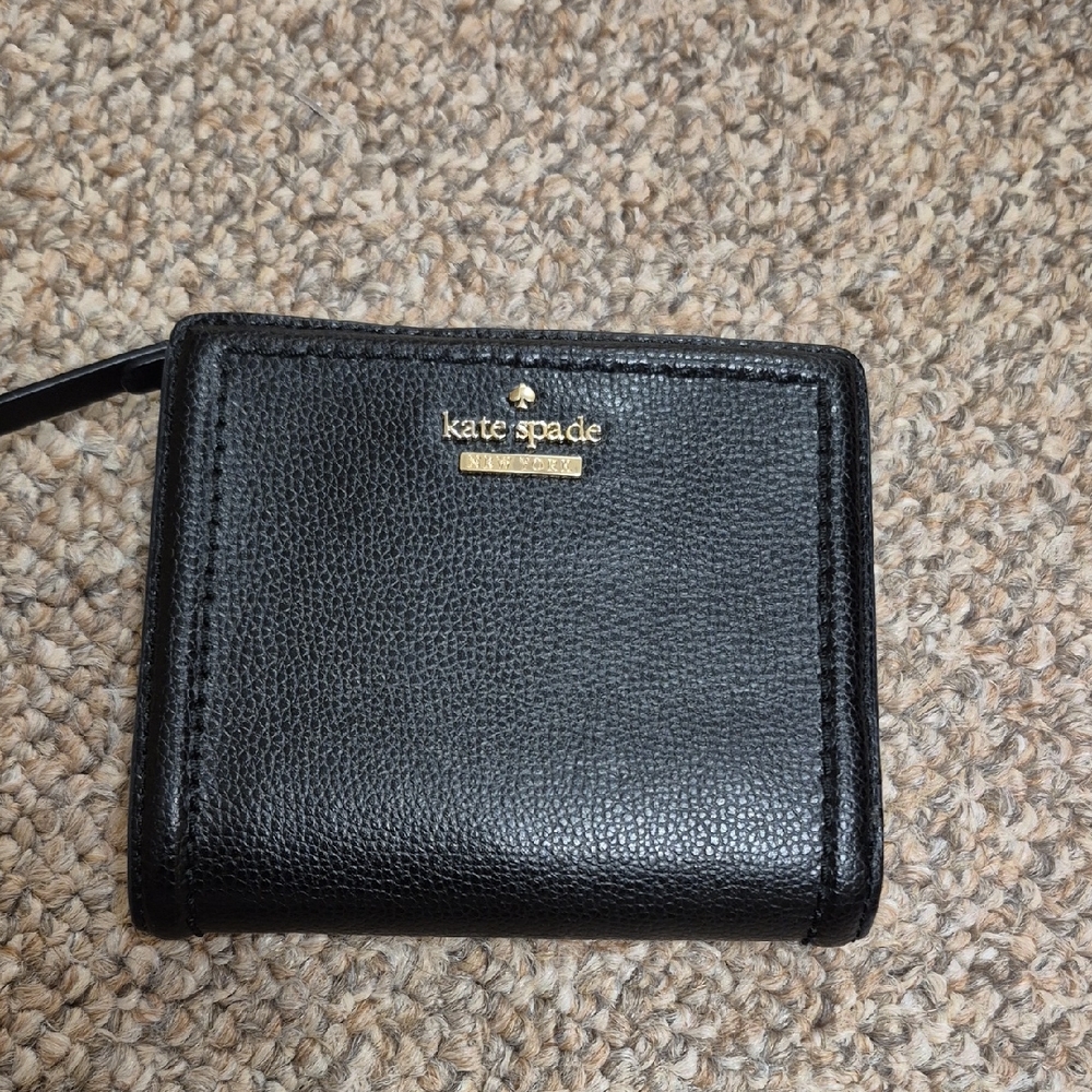 Kate Spade Patterson Drive Black Leather Wallet Bi-Fold Zip Coin Wallet NWOT